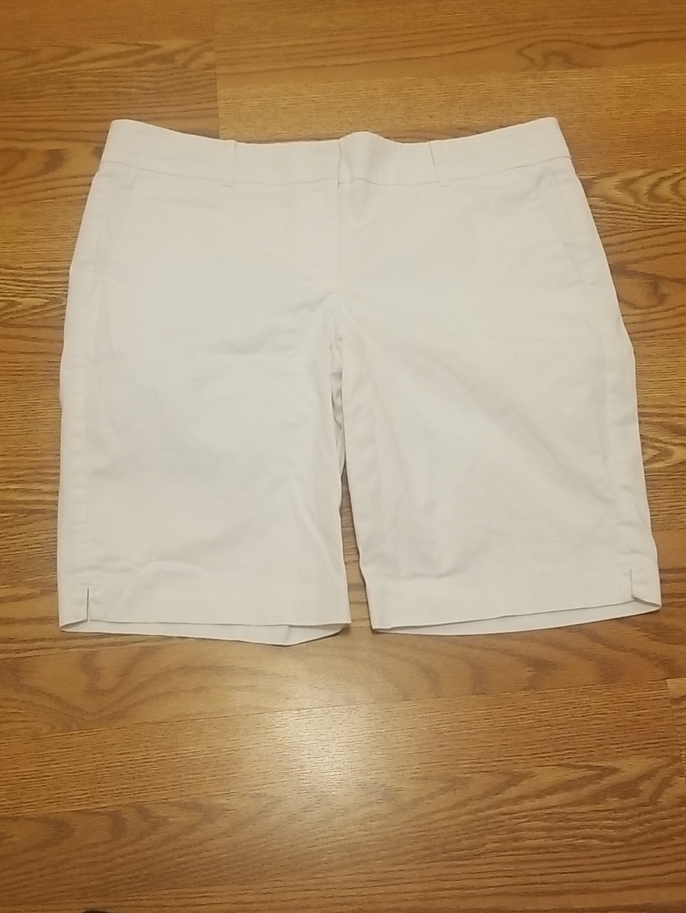 Ann Taylor White Bermuda Shorts with Tailored Waistband